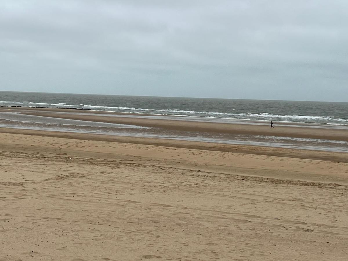 Cosy 1 Bedroom 900m From * Ostende